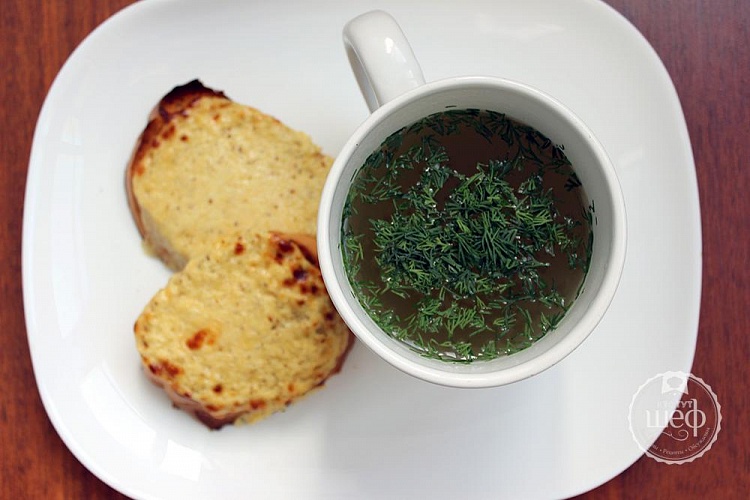 Сырные гренки с бульоном