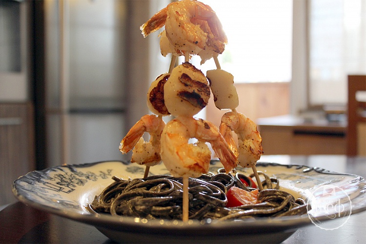 Черная паста с морепродуктами