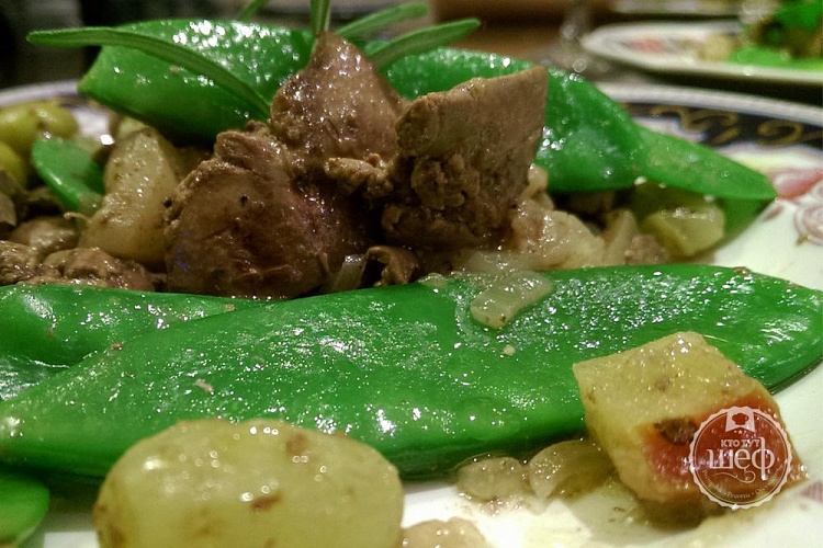 Куриная печень тушеная