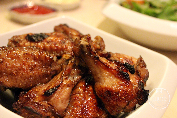 Куриные крылышки в гранатовом маринаде