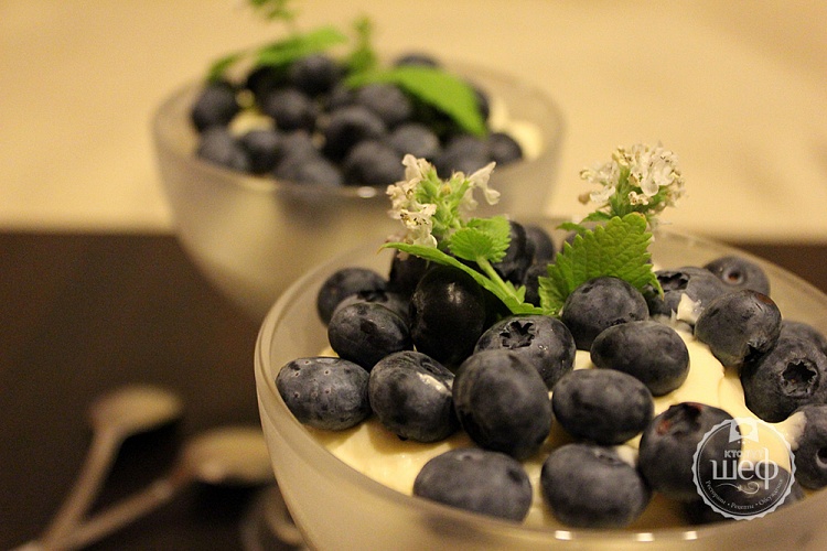 Маскарпоне с ягодами