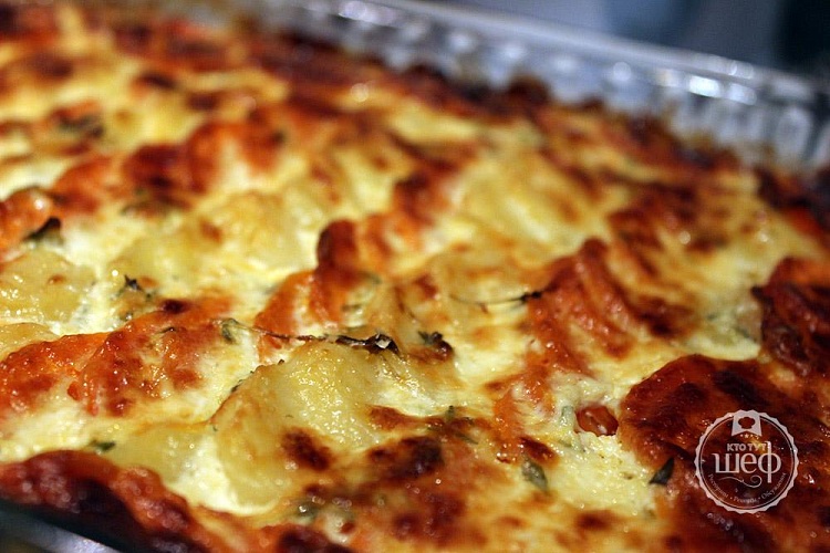 Картофельный гратен с морковью и тимьяном